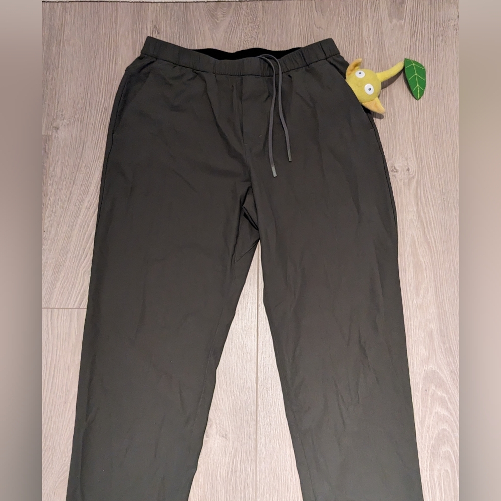 Lululemon ABC pull on tapered pants Olive green mens L